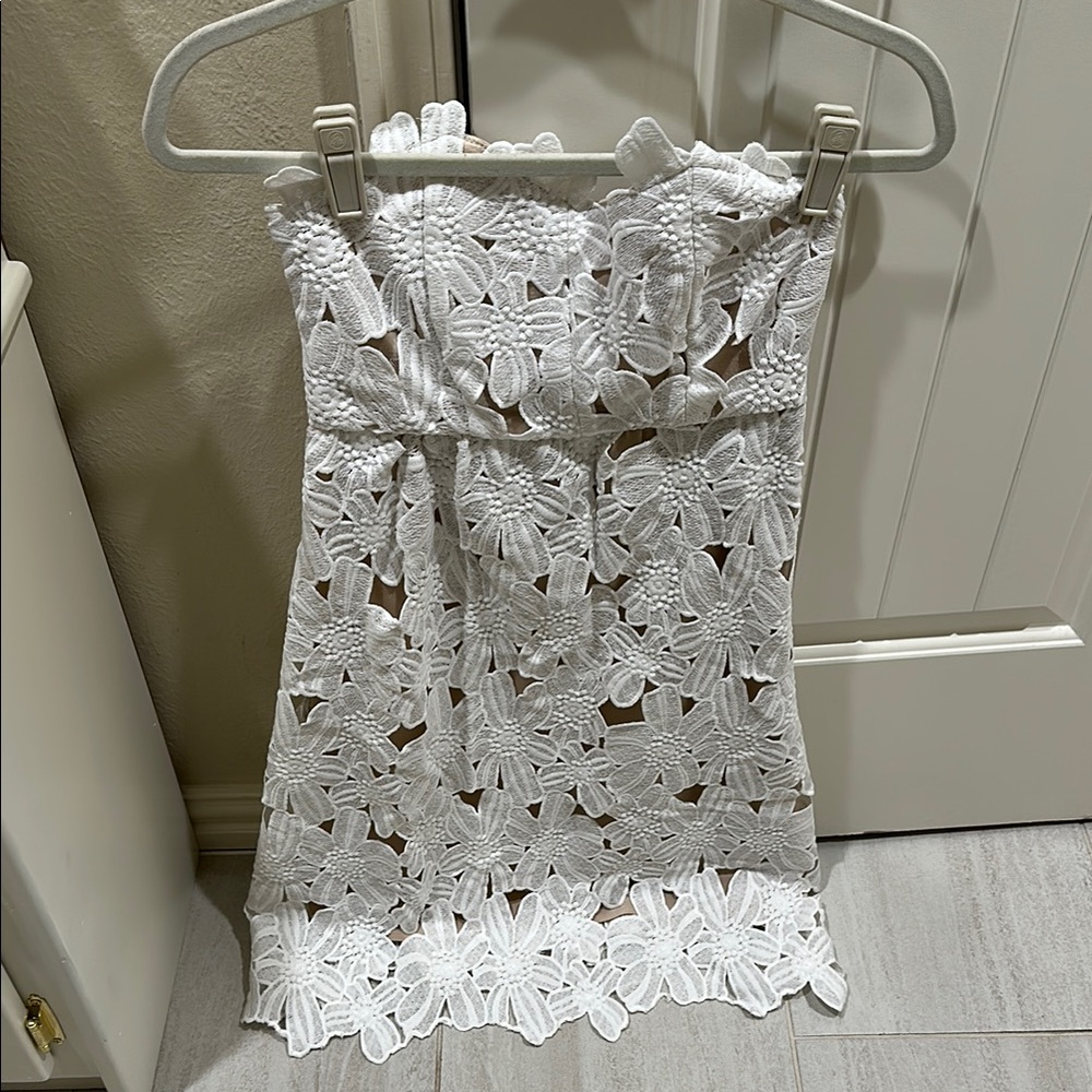 White Floral Lace Strapless Dress